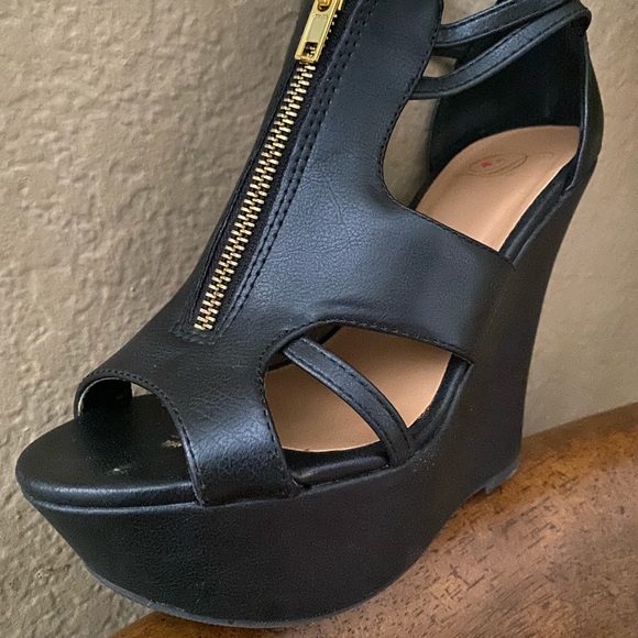 Black Wedge - Picture 2 of 3